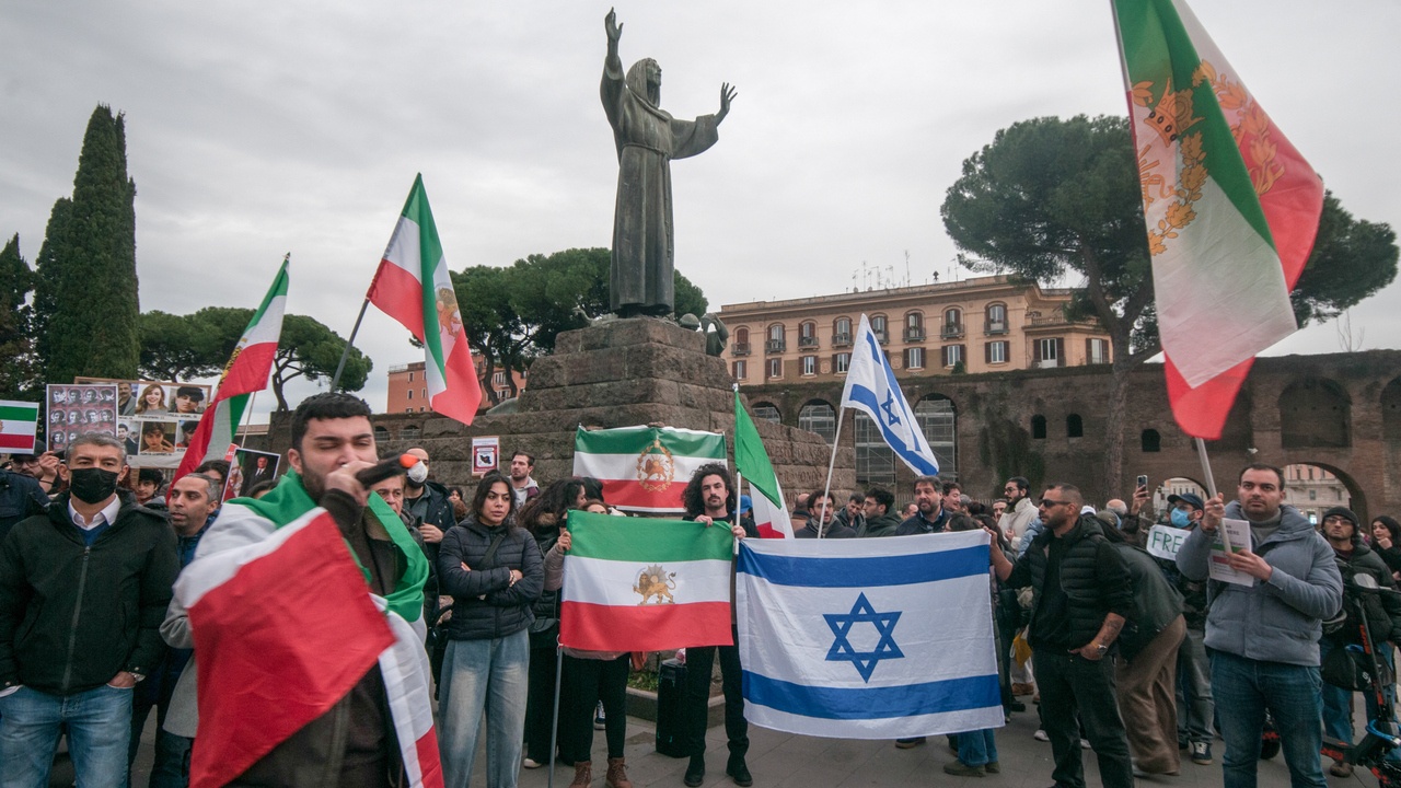 «Моссад» всегда готов помочь… «антисемитам»