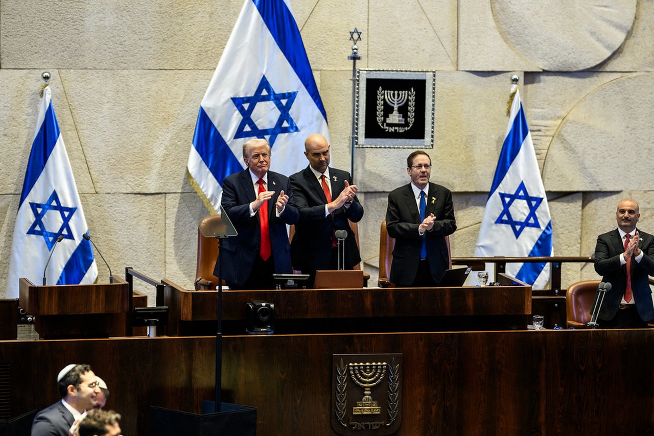 Кнессет Израиля, которому трампы лижут пятки. 13 октября 2025 г.