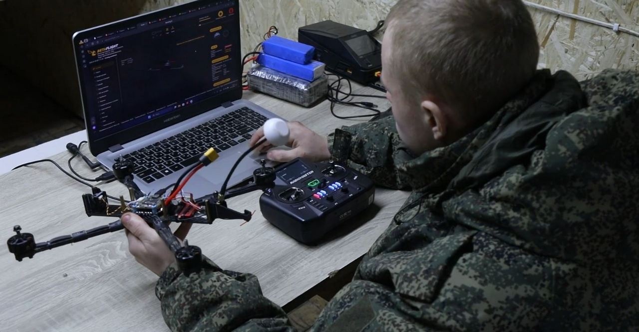 Военнослужащие подразделения войск беспилотных систем группировки войск «Восток» демонстрируют высокий уровень профессионализма при выполнении боевых задач на Запорожском направлении.