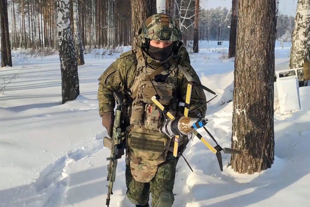 Бойцы подразделений войск БпС ЦВО приступили к отработке навыков пилотирования дронов.