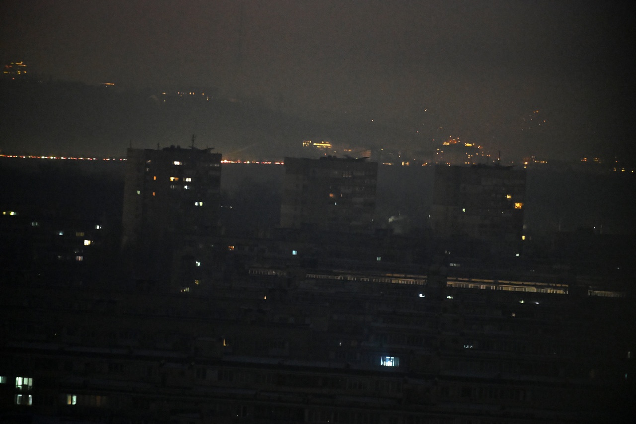 Киев сидит без света и тепла - мечты Порошенко вернулись бумерангом.