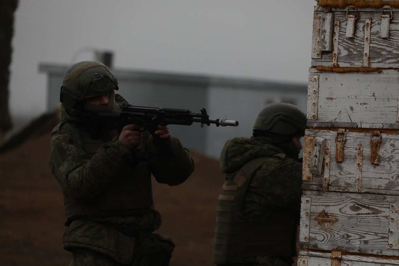 Военнослужащие военной базы в Южной Осетии освоили необходимые навыки ведения современного боя.