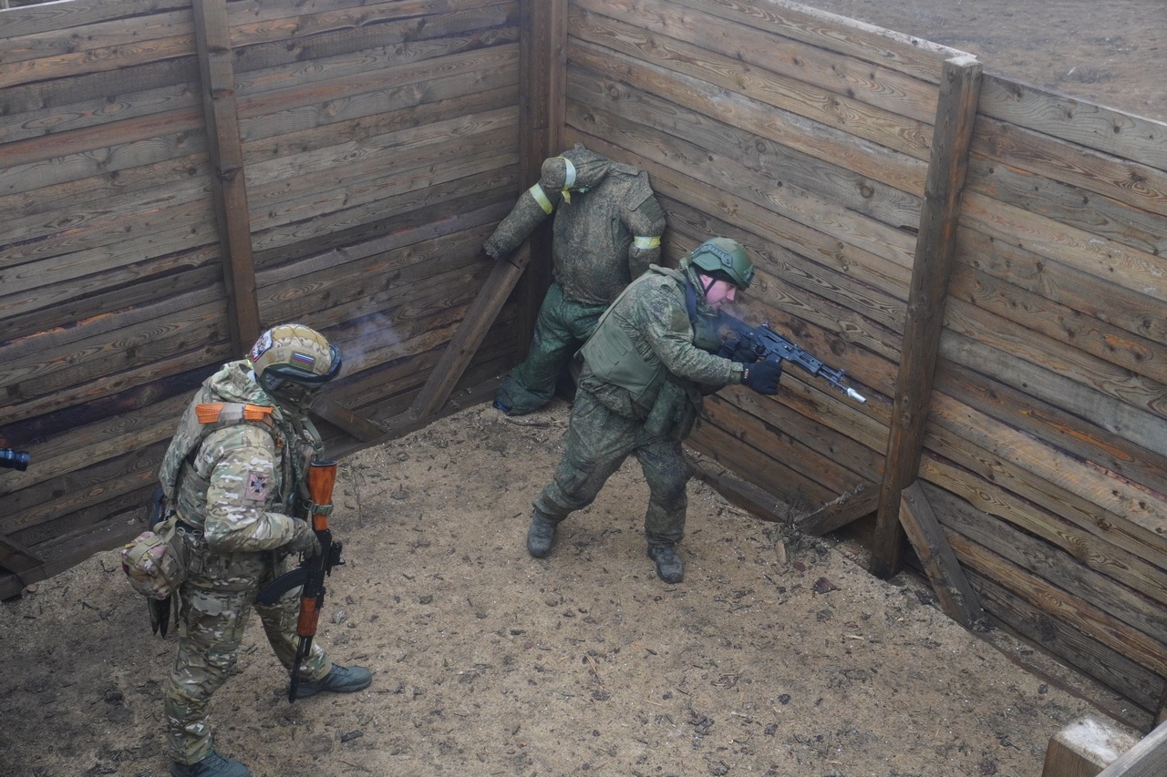 Отработка штурма городских застроек.