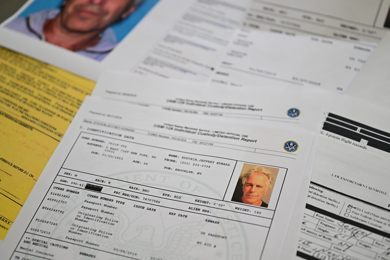 Новые документы из дела Эпштейна подняли цунами в мировом болоте высокопоставленных извращенцев и сатанистов.