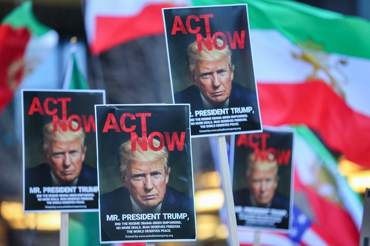 Иранские эмигранты по всему миру призывают Трампа действовать немедленно.