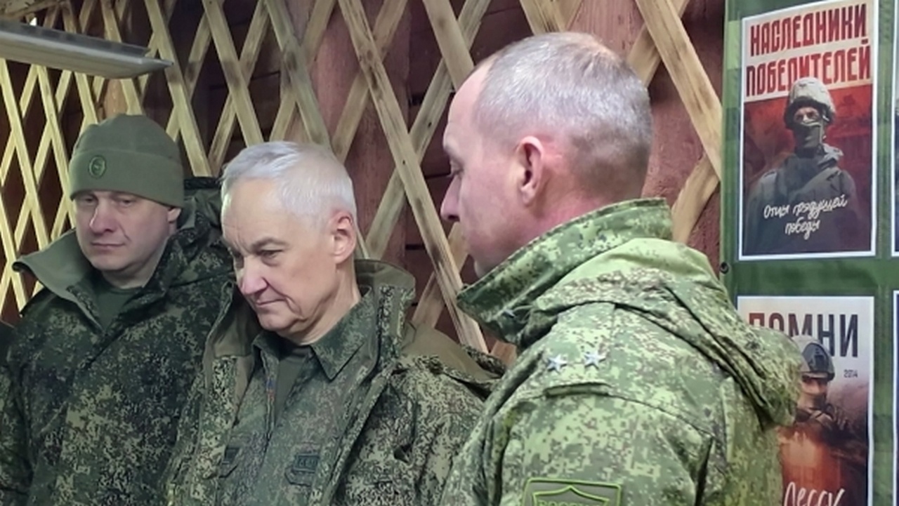 Министр обороны РФ Андрей Белоусов посещает командный пункт группировки войск «Юг».