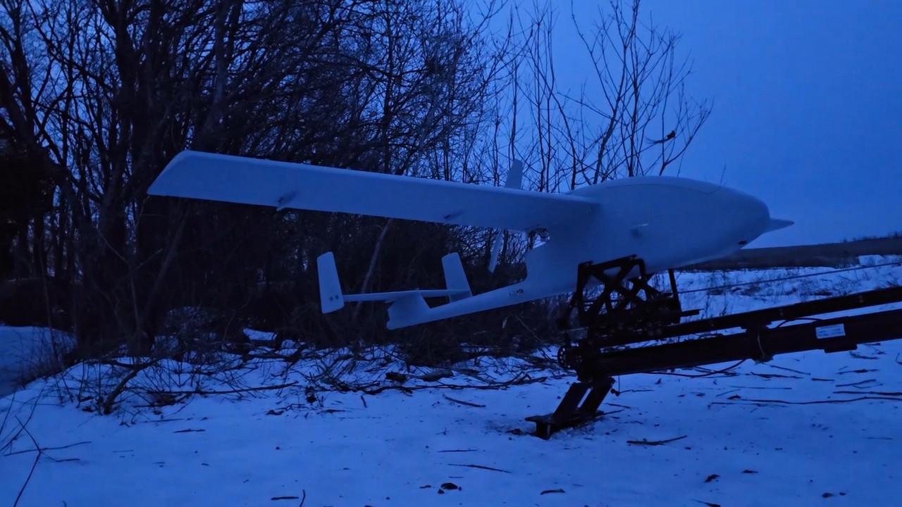 Барражирующий боеприпас «Куб» группировки войск «Запад» уничтожил САУ и группу пехоты ВСУ.