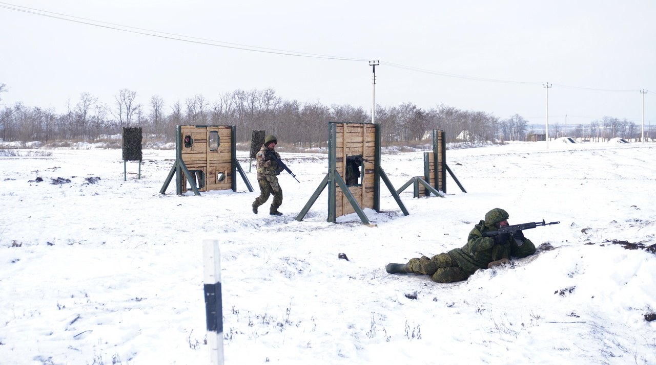 Мотострелки ЮВО освоили навыки современного боя на одном из общевойсковых полигонов.