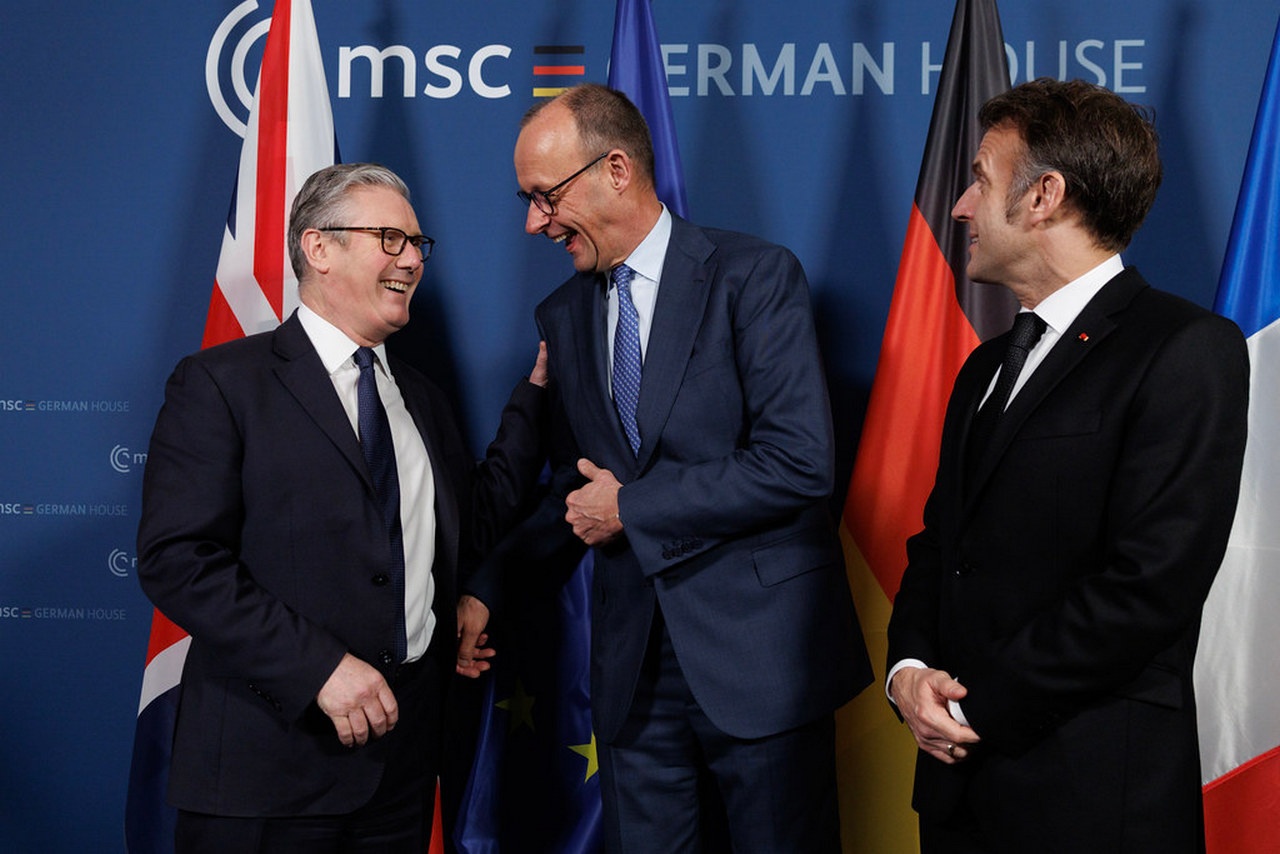 Канцлер теперь не дружит с «оппортунистом» Макроном, предпочитая компанию Стармера и Мелони.