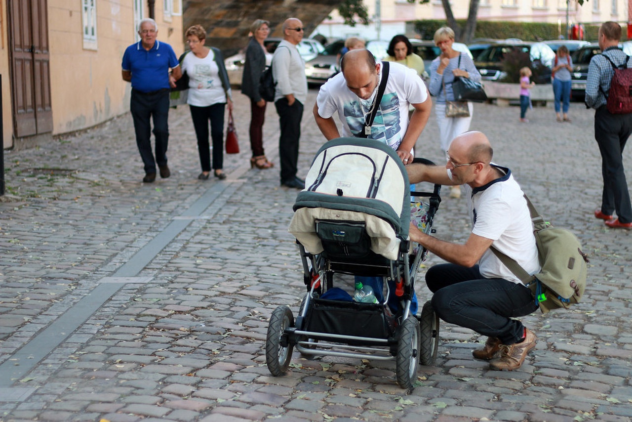 В таких «семьях» как раз уместно родителей нумеровать.