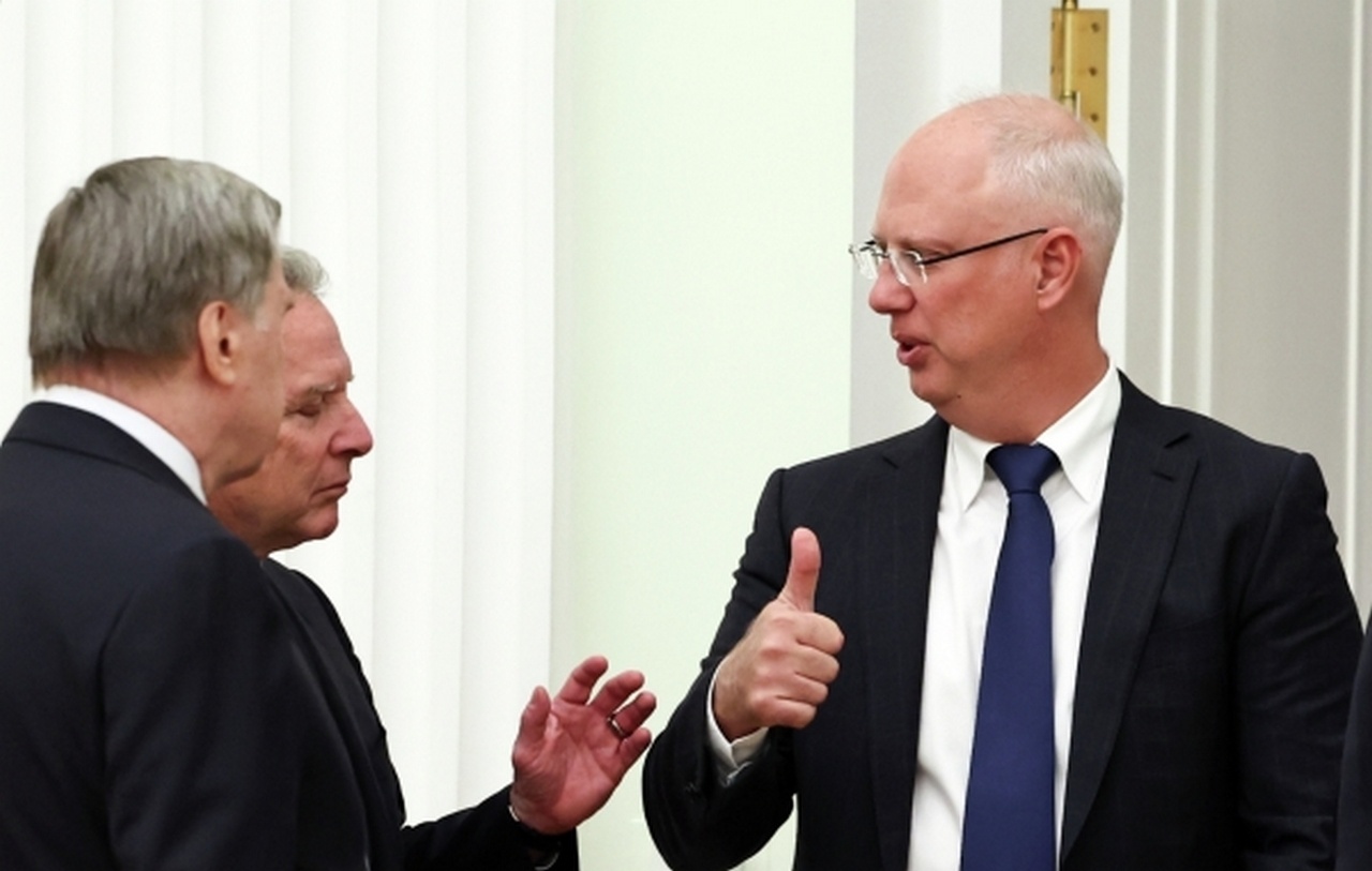 Специальный посланник президента США Стивен Уиткофф и генеральный директор Российского фонда прямых инвестиций Кирилл Дмитриев (справа).