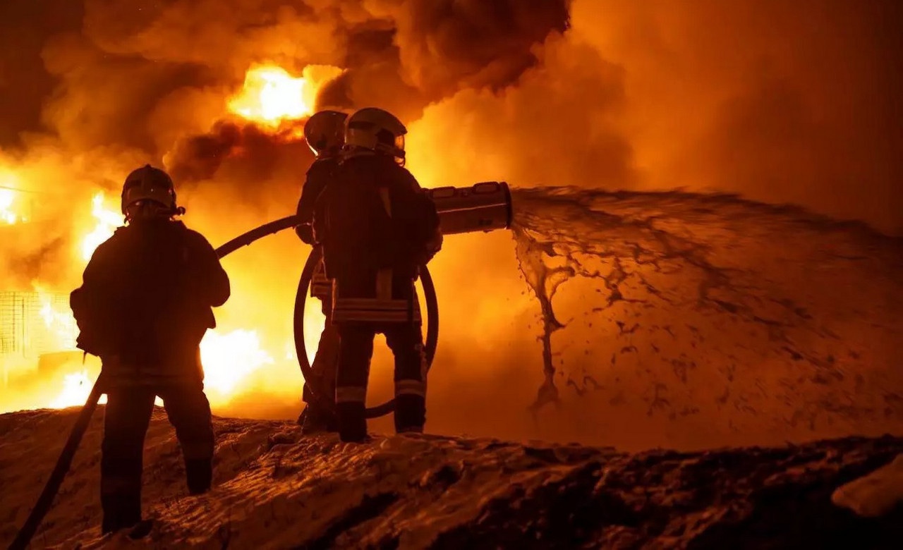 Повреждён объект железнодорожной инфраструктуры в Одесской области, произошло возгорание топлива.