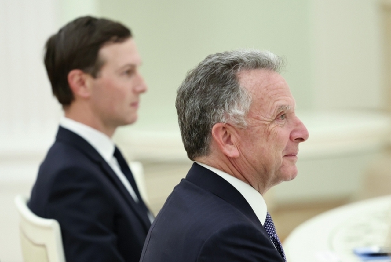  Стивен Уиткофф (справа) и Джаред Кушнер всюду поспевают: и в российско-украинских переговорах, и в ирано-американских.