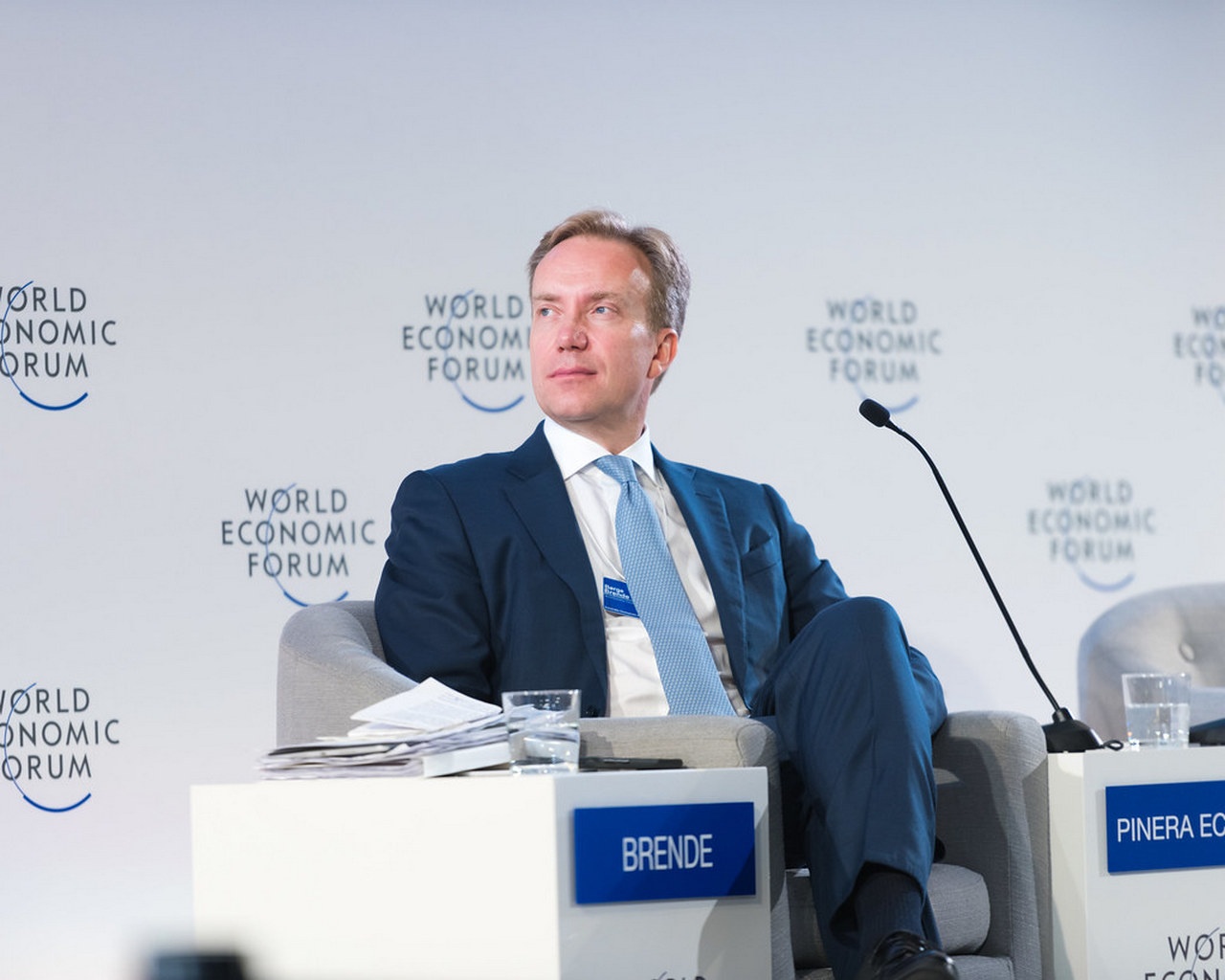 Руководитель Давосского форума уходит в отставку на фоне публикации «файлов Эпштейна».