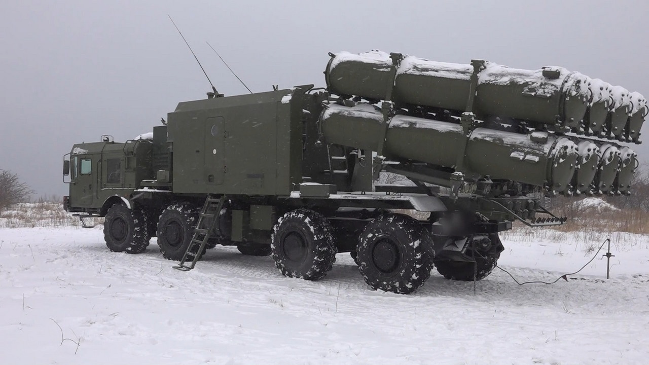 Боевые расчёты БРК «Бал» Балтийского флота поразили условные цели в море.