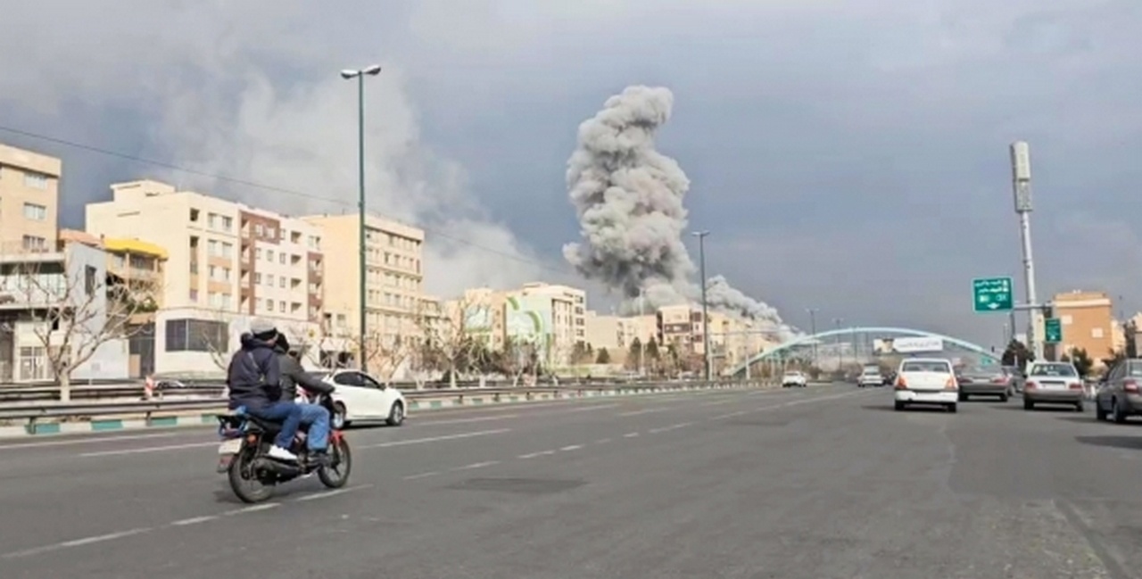 По мнению Трампа, бомбы и ракеты решают многие глобальные вопросы.