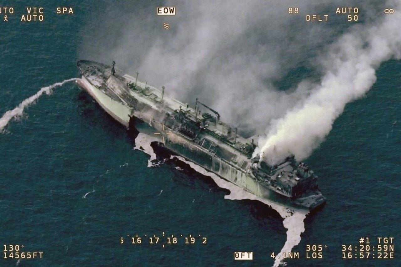 В результате атаки БЭК в борту «Арктик Метагаз» образовалась огромная пробоина.