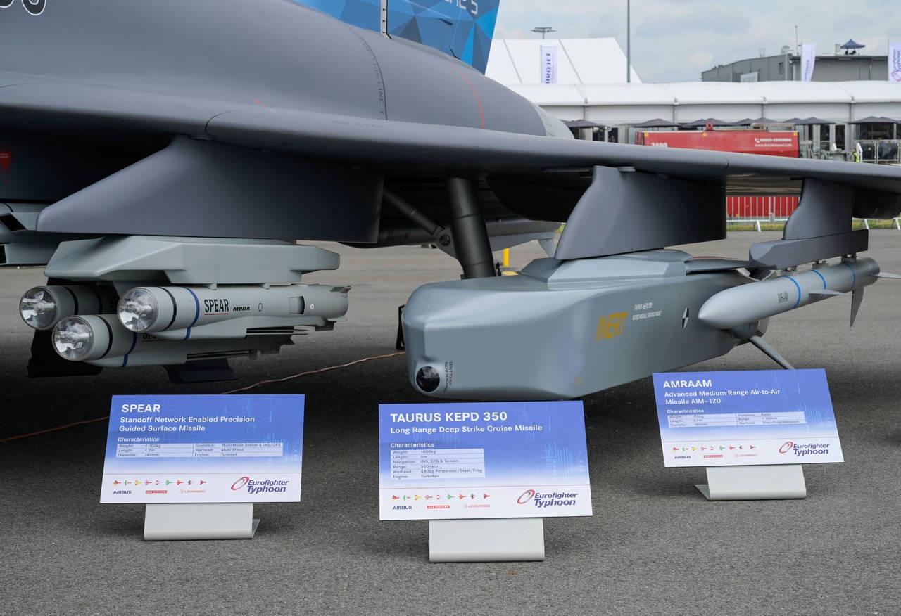 Германия предоставит ракету Taurus (в центре), а Франция - боеголовку.