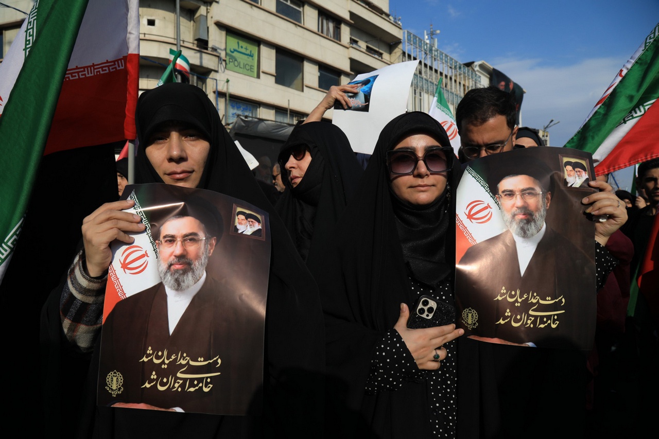 Иранцы готовы идти за новым лидером страны.