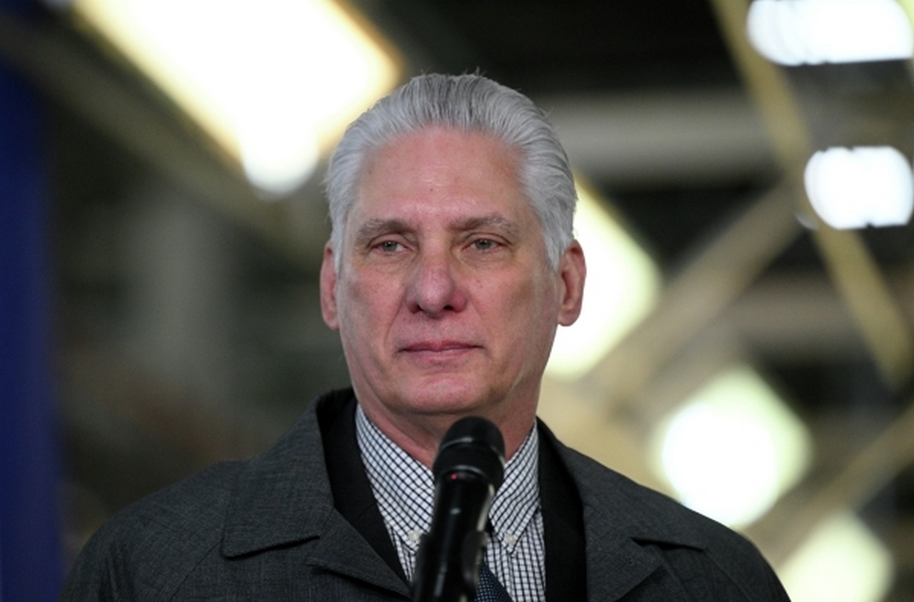 Президент Кубы Мигель Диас-Канель сдаваться не собирается.