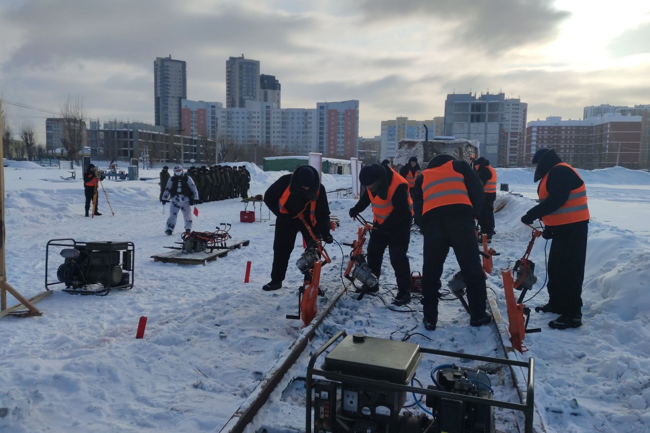 С военнослужащими отдельного железнодорожного соединения ЦВО прошло занятие по тактико-специальной подготовке.
