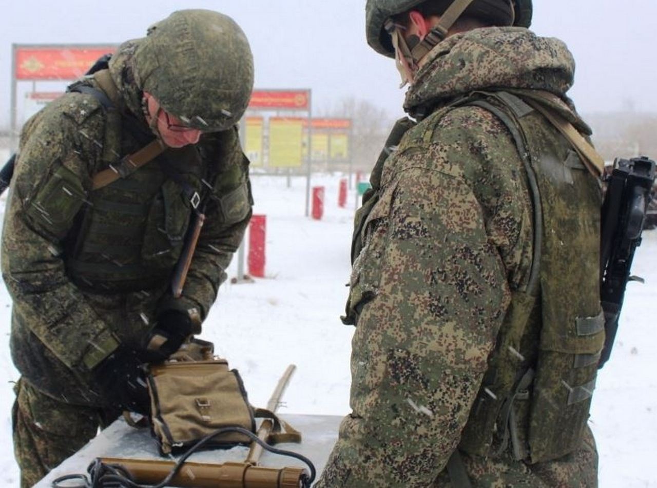 С военнослужащими ВВО на Сахалине были проведены занятия по инженерной подготовке.
