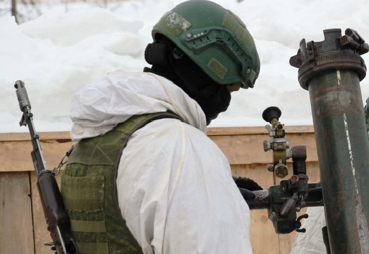 Наводчик 120-мм миномёта «Сани».