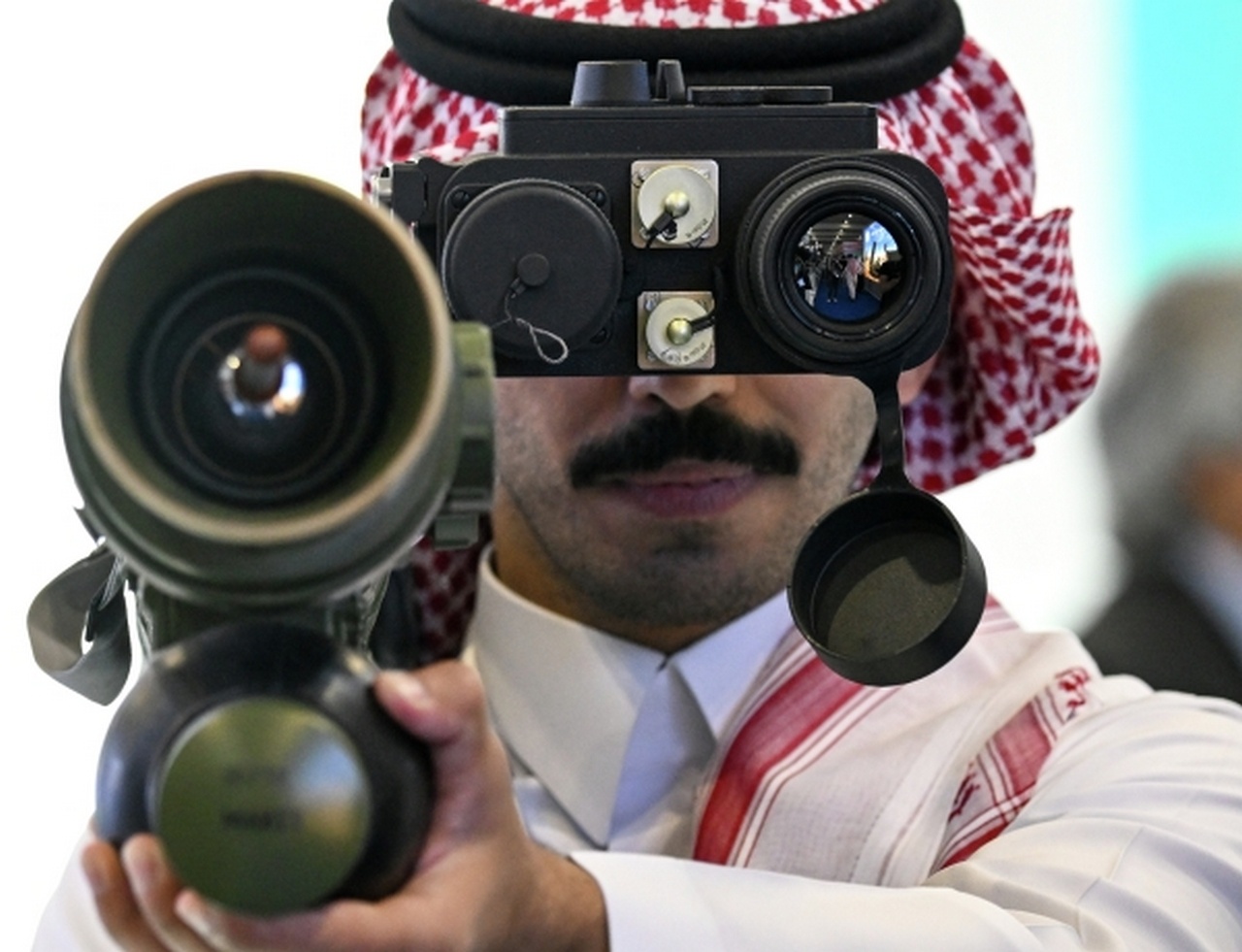 Российский ПЗРК 9К333 «Верба» со специальным прицелом 1ПН97М «Маугли-2М» на выставке World Defence Show в Эр-Рияде, февраль 2026 г.