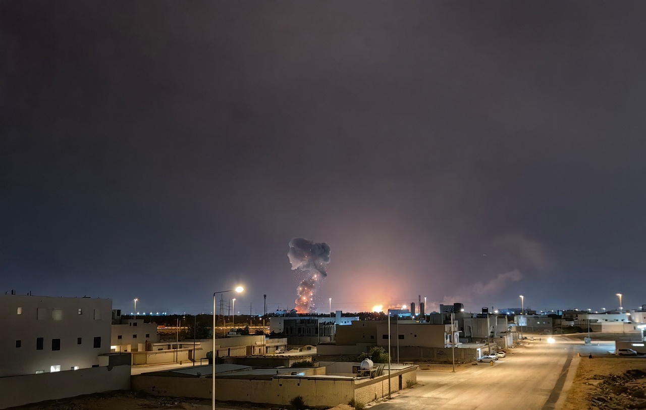 Иран обстреливает объекты на территории Саудовской Аравии - то, о чём мечтали Израиль и США.