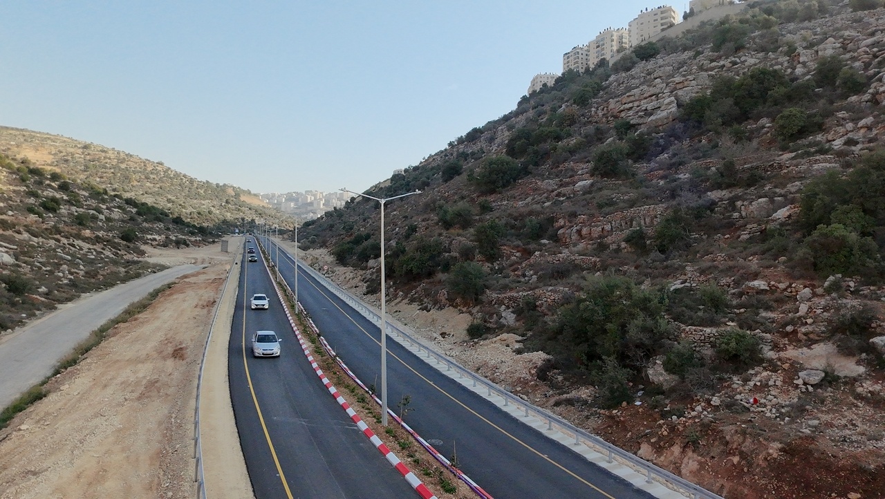 Участок «Пекинской дороги» на территории Палестинской автономии, открытый 24 ноября 2025 г., построен с активным китайским финансированием.