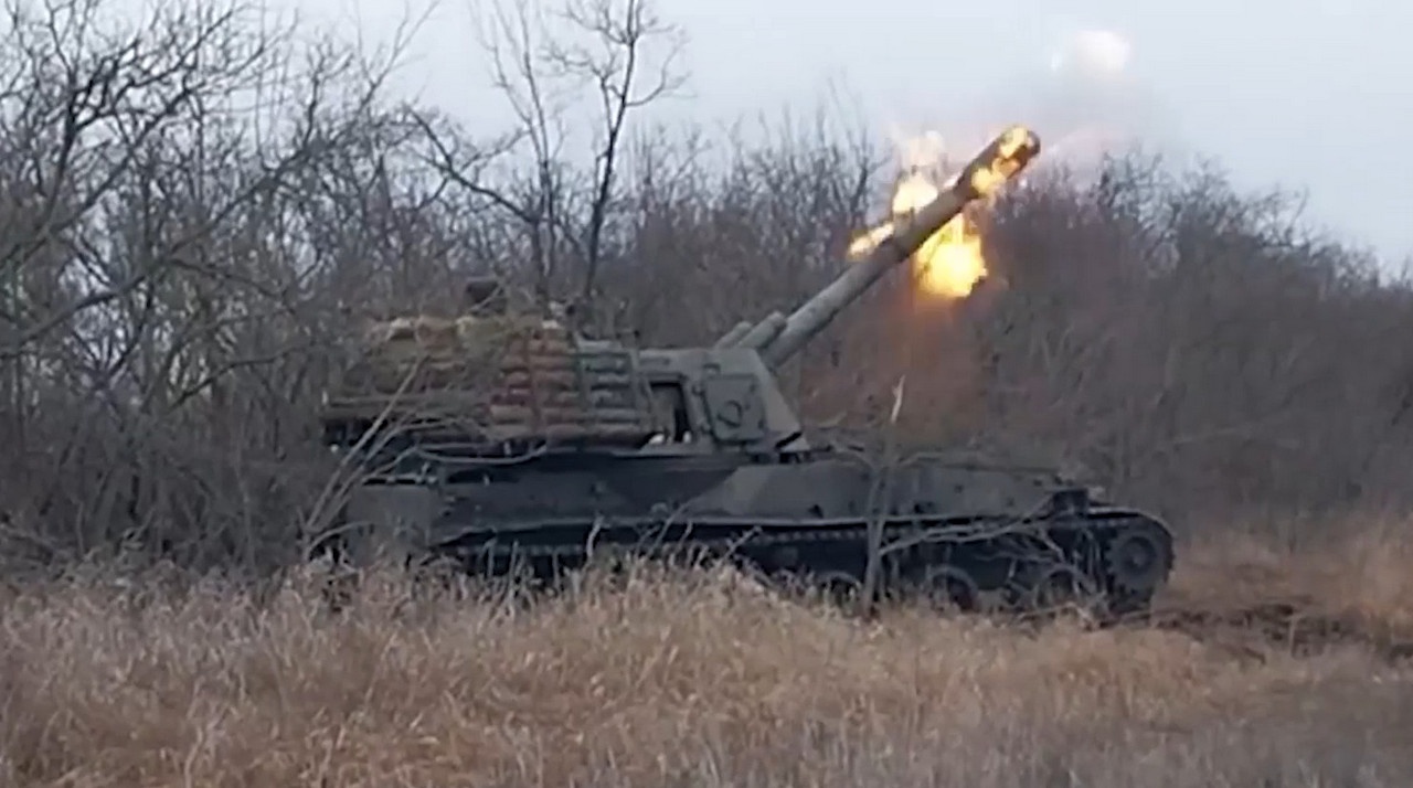 Российские САУ «Акация» группировки «Восток» уничтожили опорные пункты ВСУ в Запорожской области.