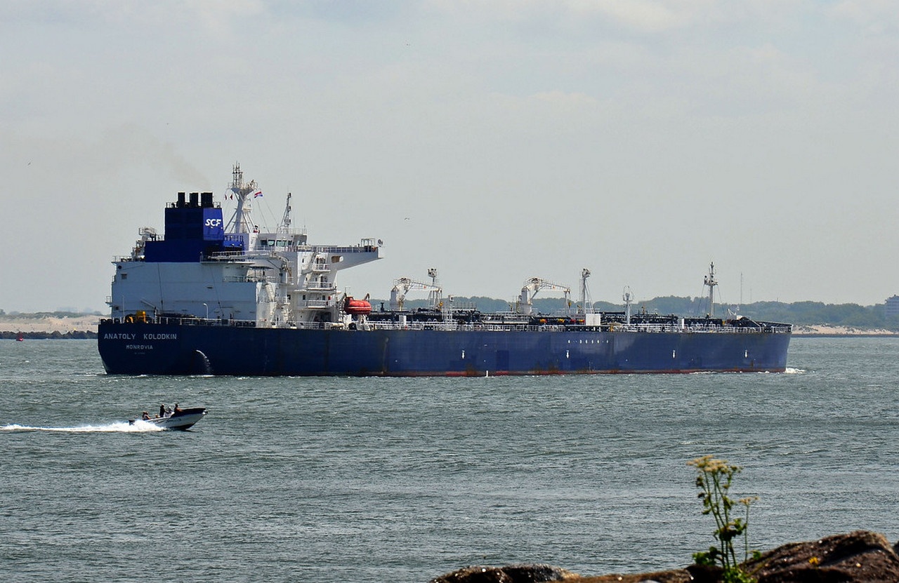 Танкер «Анатолий Колодкин».