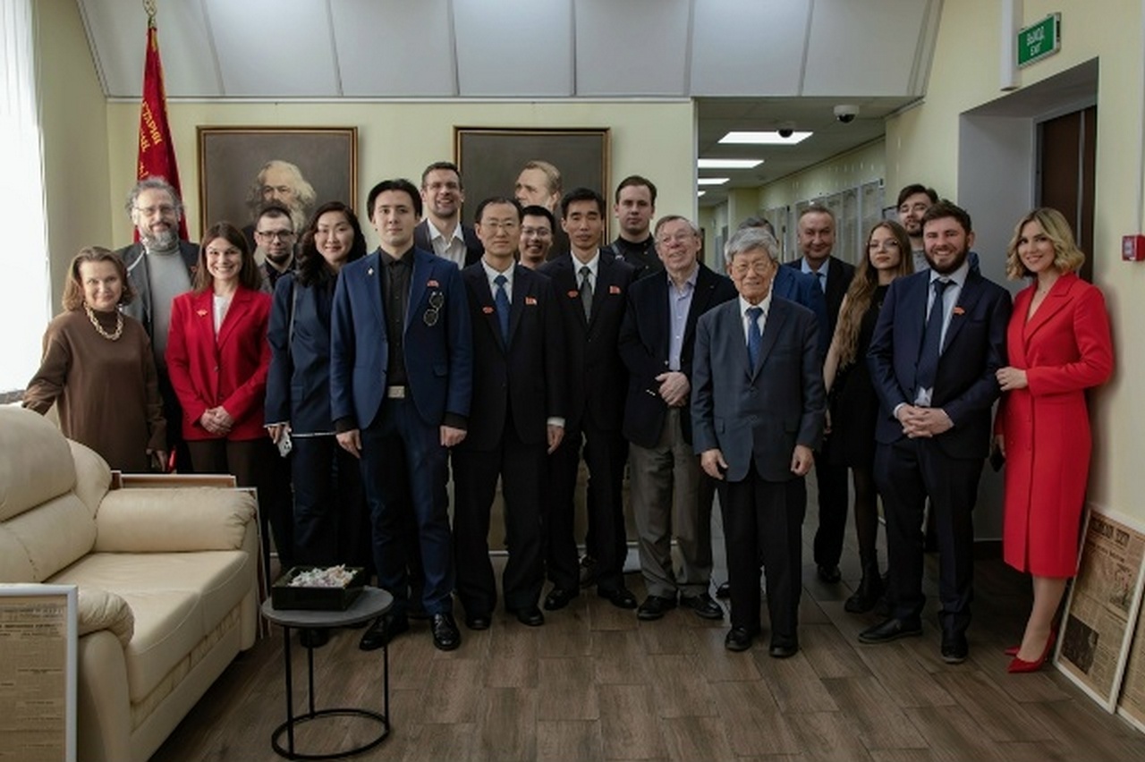 Участники международной научной конференции «Идеи товарища Ким Чен Ына и социализм XXI века».