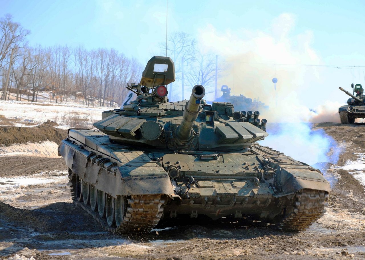 В Хабаровском крае военнослужащие окружного учебного центра ВВО приступили к вождению танков.