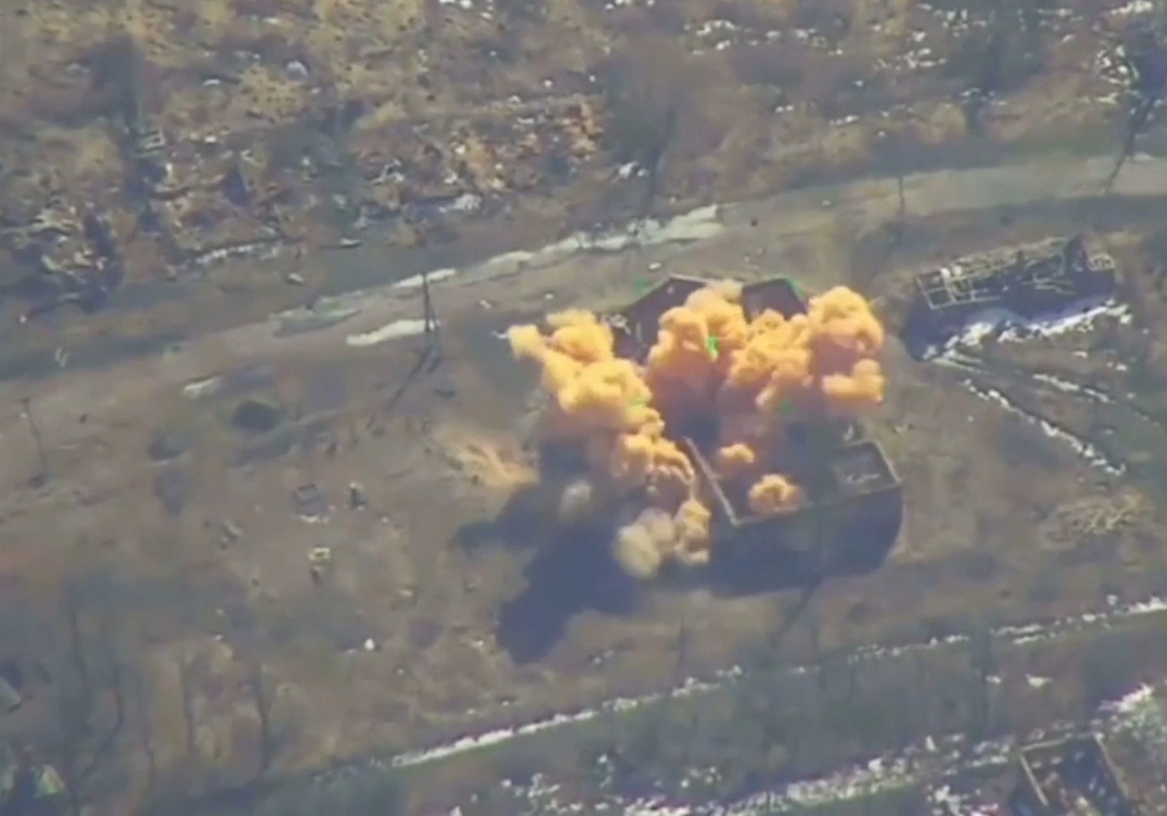 Подразделения группировки войск «Север» уничтожили переправу, вышки связи, пункты управления БПЛА и технику ВСУ в Харьковской области.