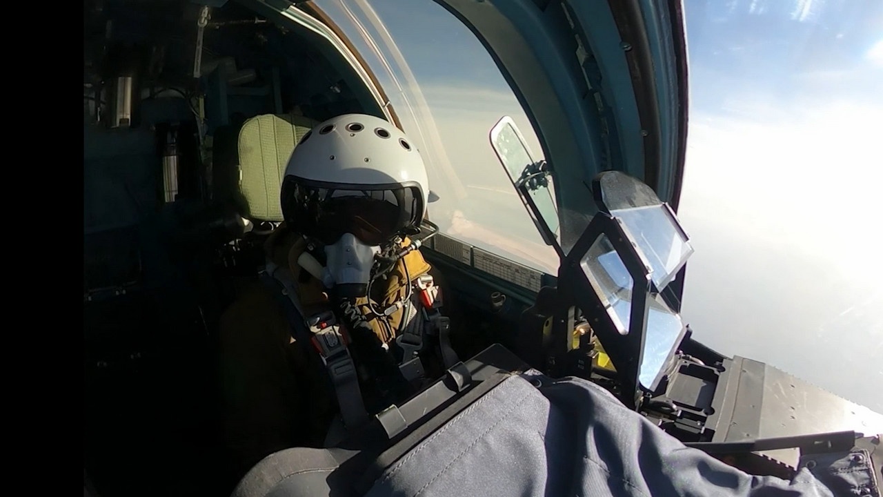 Экипаж Су-34 ВКС нанёс удар по личному составу и пункту временной дислокации подразделения ВСУ в зоне ответственности группировки войск «Запад».