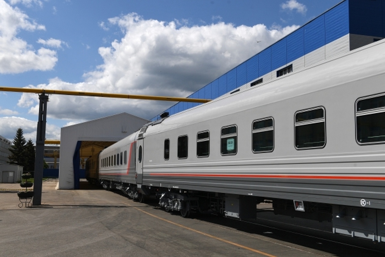 Пассажирские вагоны производства ОАО «Тверской вагоностроительный завод» были переданы Армении.