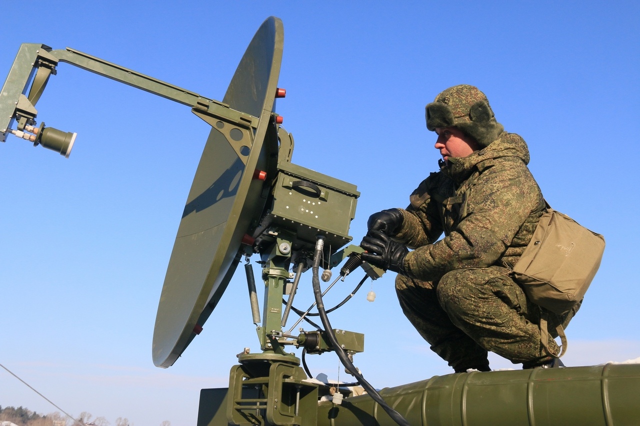 В Амурской области военные связисты провели тренировку по обеспечению надёжной связью командного пункта мотострелкового соединения ВВО.