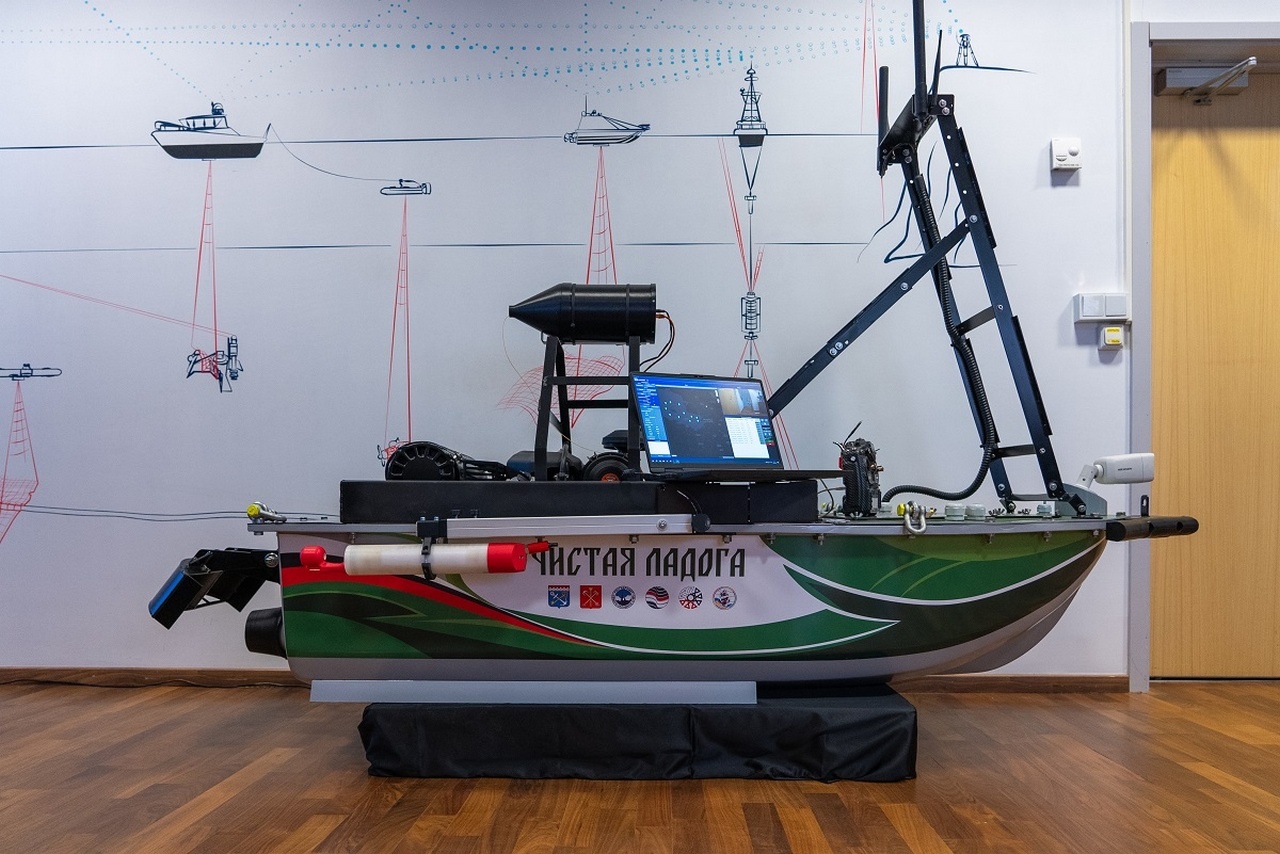 Специалисты гидрографической службы ВМФ осваивают управление необитаемыми подводными аппаратами.