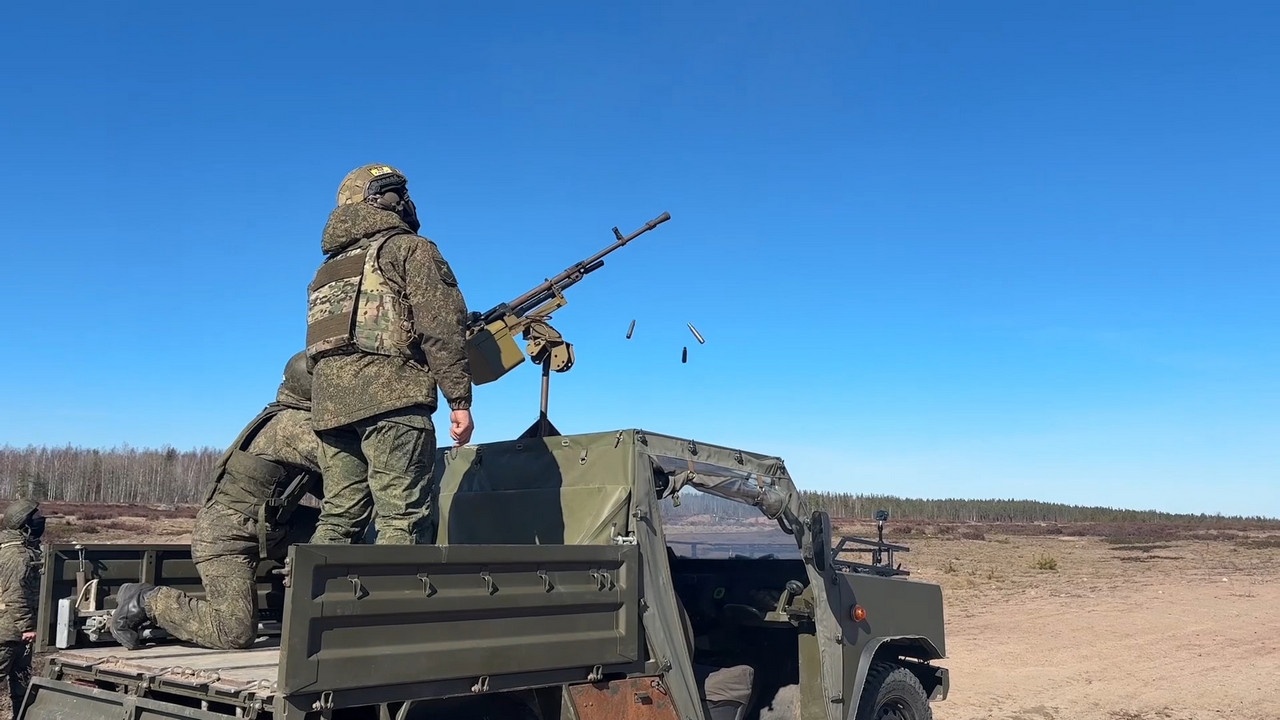 На полигоне в Ленинградской области прошли контрольные стрельбы расчётов мобильных огневых групп ЛенВО.