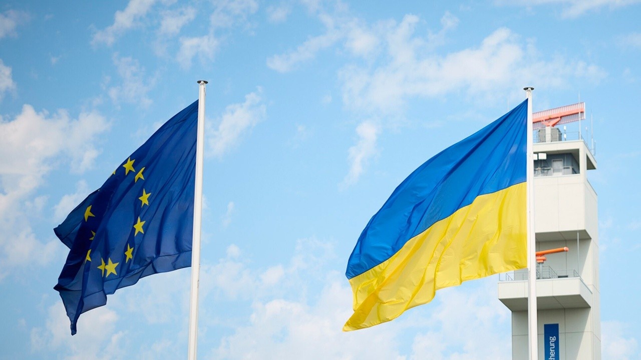 Значительная доля первой части кредита Украине (60 млрд евро) пойдёт в карман самим странам Евросоюза. 