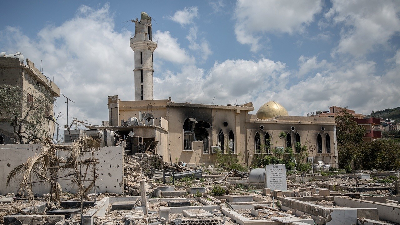 Израиль приказал жителям ливанских деревень срочно покинуть дома.