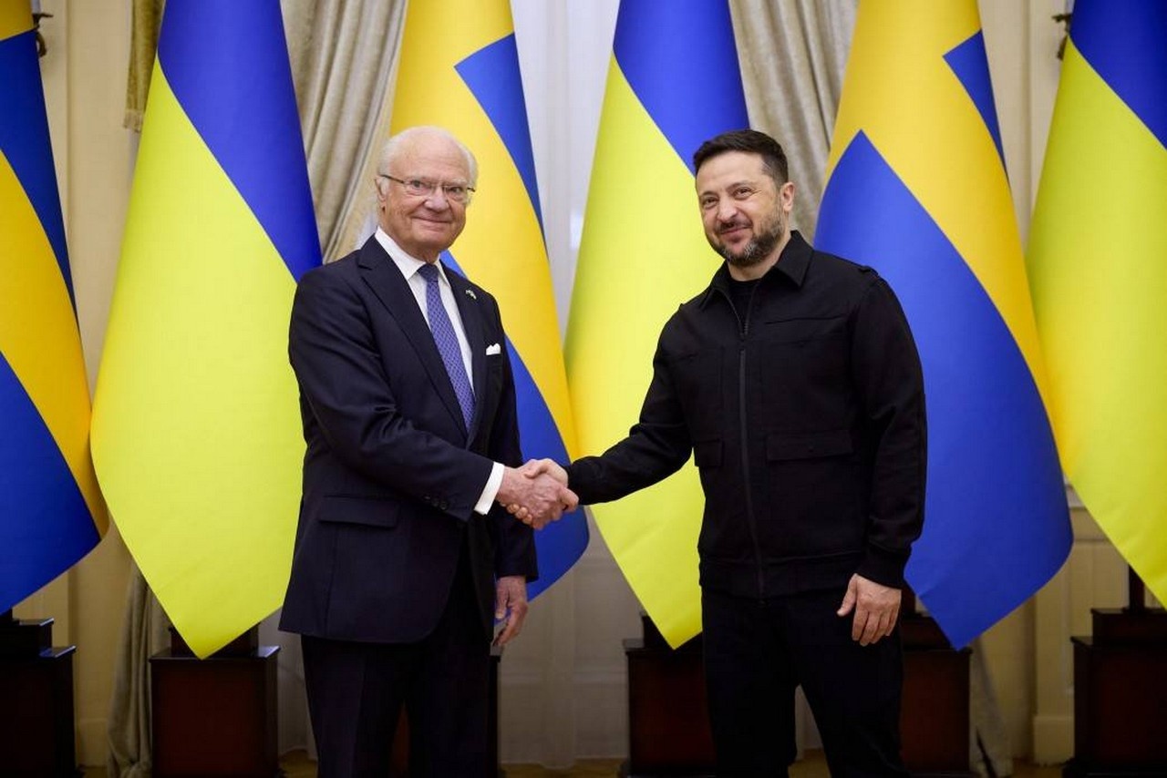 Король Швеции Карл XVI Густав впервые после начала СВО посетил Украину.