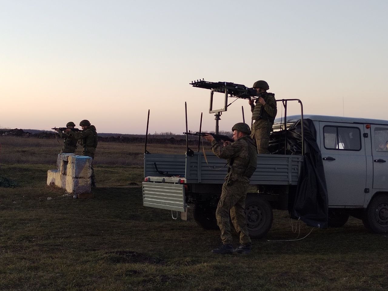 Мобильные огневые группы 49-й армии ЮВО уничтожили БПЛА условного противника.