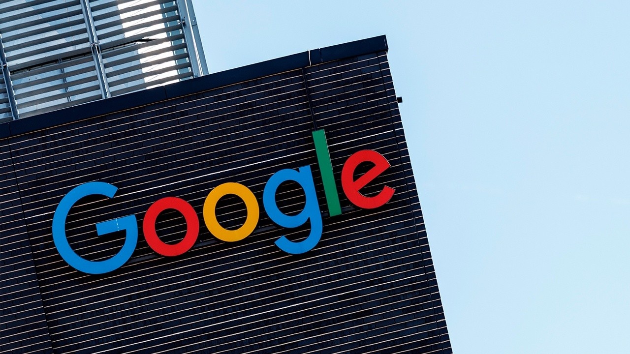 Американская корпорация Google заключила соглашение с министерством войны США, позволяющее использовать её системы искусственного интеллекта для секретных военных разработок.