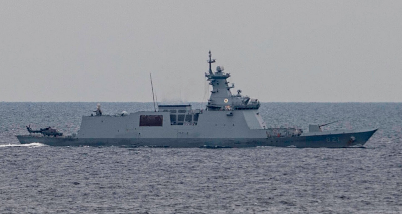 Фрегат класса «Тэгу» Республики Корея ROKS Seoul (FFG 821).