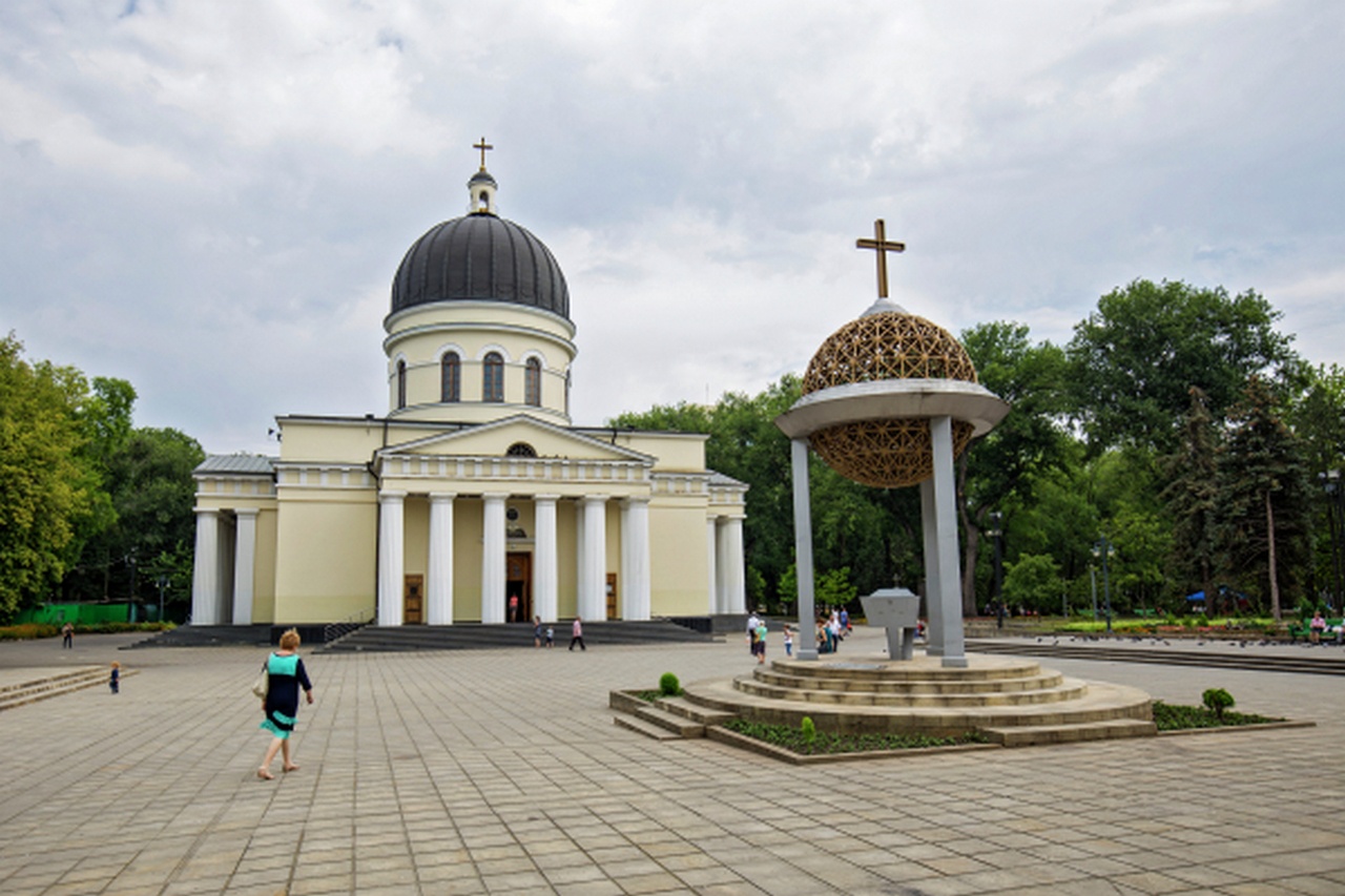 Собор Рождества Христова в Кишинёве.