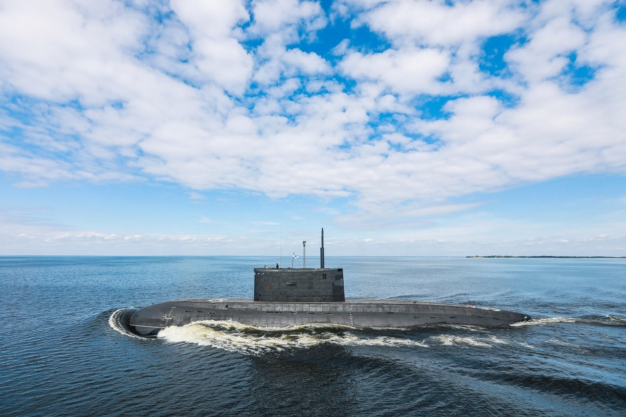 В Японском море подводные лодки «Уфа» и «Комсомольск-на-Амуре» Тихоокеанского флота провели противолодочное учение.