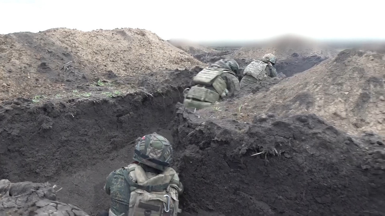 Военнослужащие 51-й гвардейской общевойсковой армии ГрВ «Центр» проходят боевую подготовку на полигоне в тыловом районе СВО.