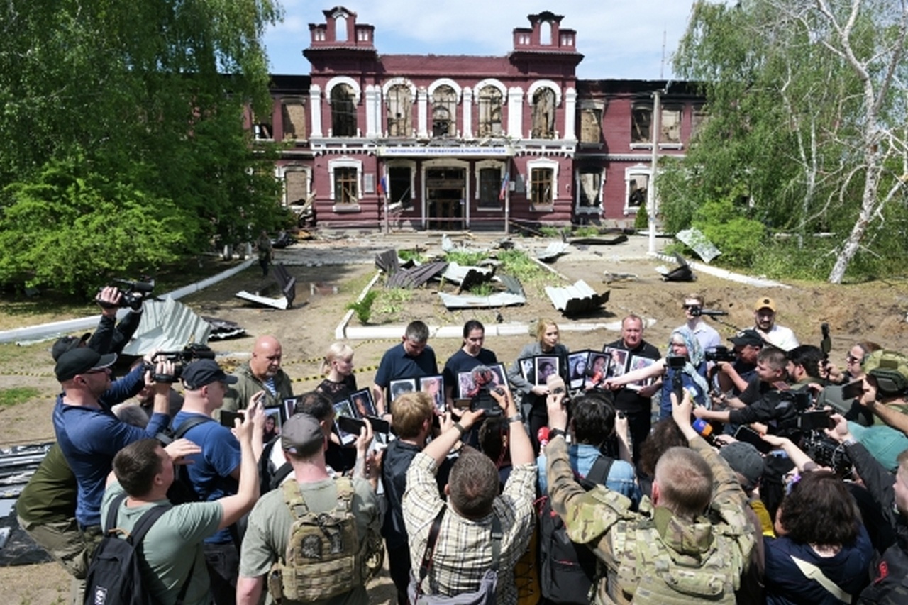 Представители СМИ из 19 стран на месте трагедии в Старобельске в ЛНР.